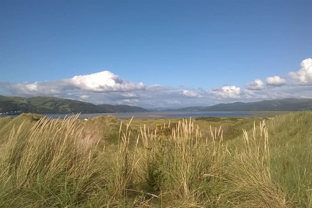 Stunning Views Of Ynyshir & Southern Snowdonia Apartment Machynlleth Exterior photo